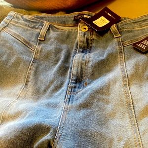 jeans are so beautiful.brand new with tags. I’m 5’5 and they are long for me.